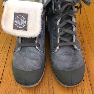 Palladium Pampa boot in grey nubuck